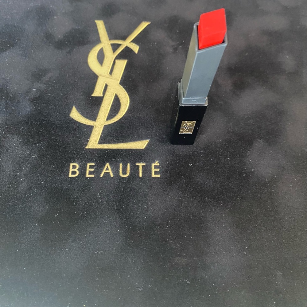 YSL—THE SLIM VELVET RADICAL MATTE LIPSTICK #28 True Chili